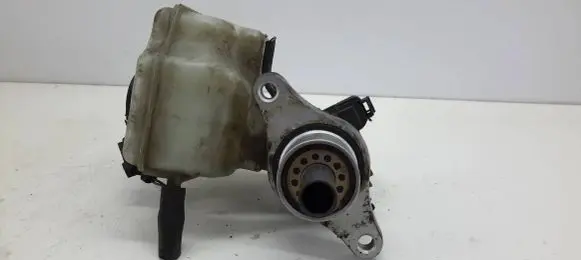 Volkswagen Jetta V Master brake cylinder