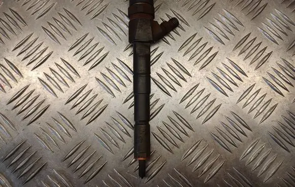 Opel Insignia A Fuel injector 0445110327