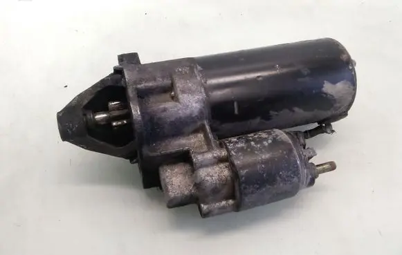 Volkswagen PASSAT B5 Starter motor 068911024C