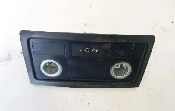 BMW 5 E60 E61 USB socket connector 319950000 egr73u