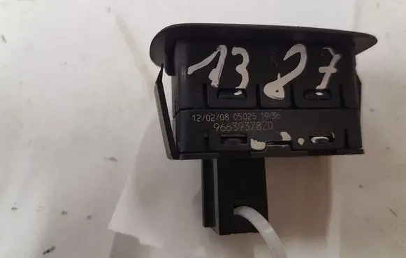 Citroen C4 I Picasso Electric window control switch 96639378ZD