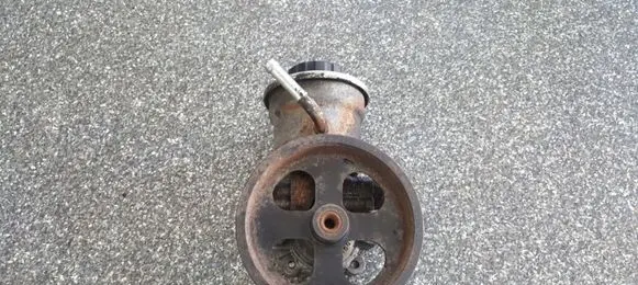 Toyota Avensis T250 Power steering pump