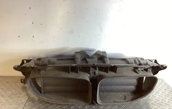 BMW 6 F06 Gran coupe Intercooler air guide/duct channel 7211512