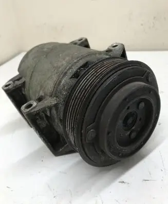 Volvo V70 Air conditioning (A/C) compressor (pump)