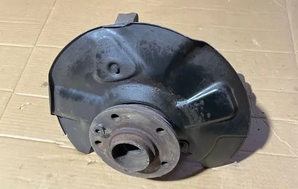 Volkswagen Transporter - Caravelle T5 Front wheel hub 7E0615312B