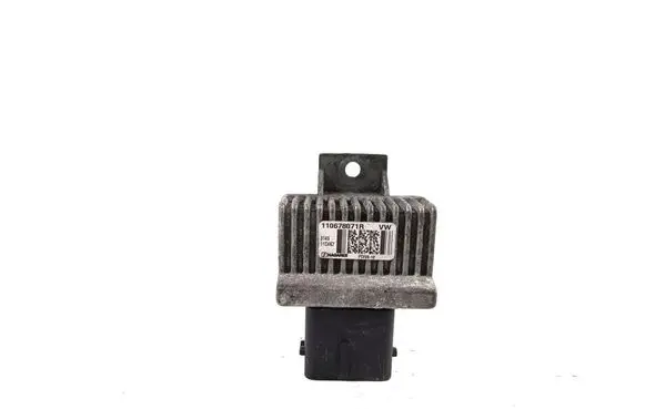 Mercedes-Benz A W176 Glow plug pre-heat relay 110678071R