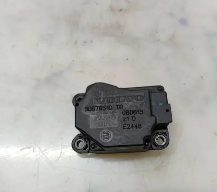 Volvo V70 Air flap motor/actuator 30676510 E2448 060613