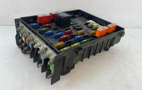 Volkswagen PASSAT B6 Fuse module 3C0937125 63592777