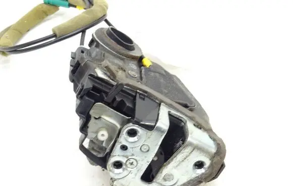 Toyota Highlander XU40 Rear door lock 