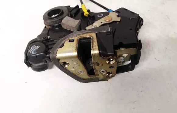 KIA Sorento Front door lock