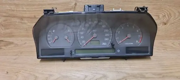Volvo C70 Speedometer (instrument cluster) 9168144
