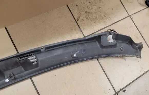 Volvo S40, V40 Wiper trim 30865546