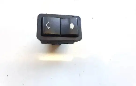 BMW 5 E39 Electric window control switch 8368932