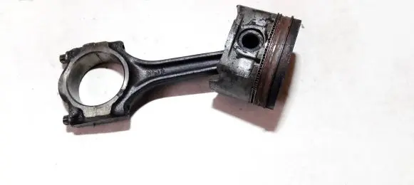 Ford Escort Piston with connecting rod 8mjs