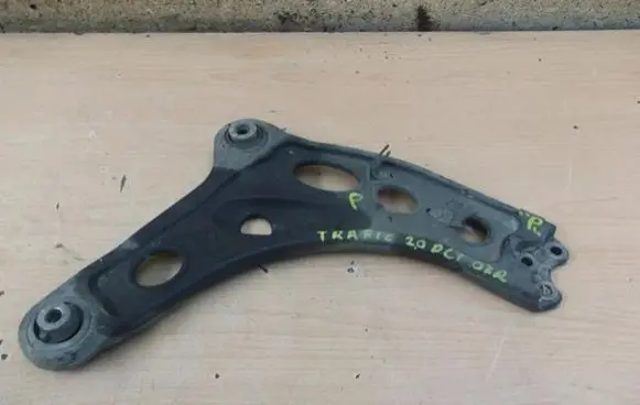 Opel Vivaro Front control arm 545056560R