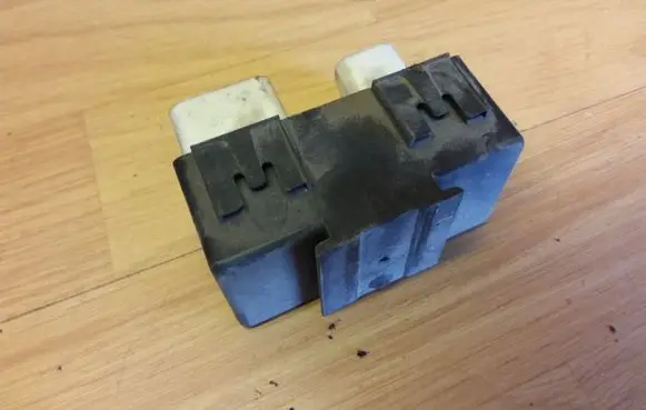 Coolant fan relay