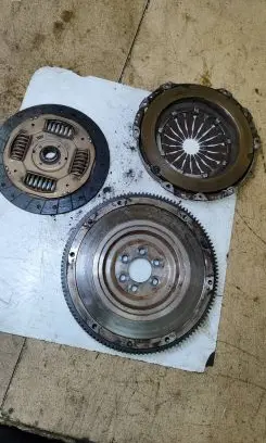 Volkswagen Polo IV 9N3 Clutch set kit 3000951355 245105273D