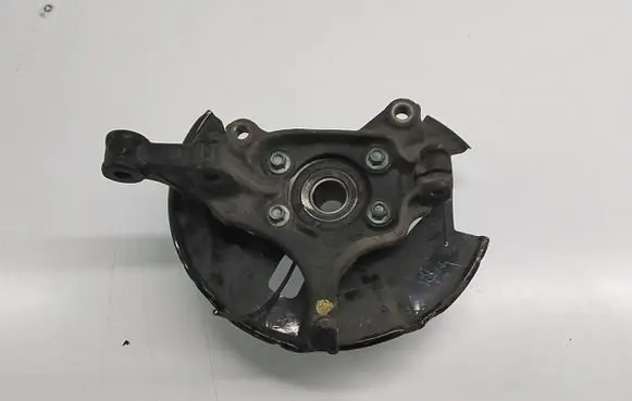Mazda 3 II Front wheel hub B45A33031