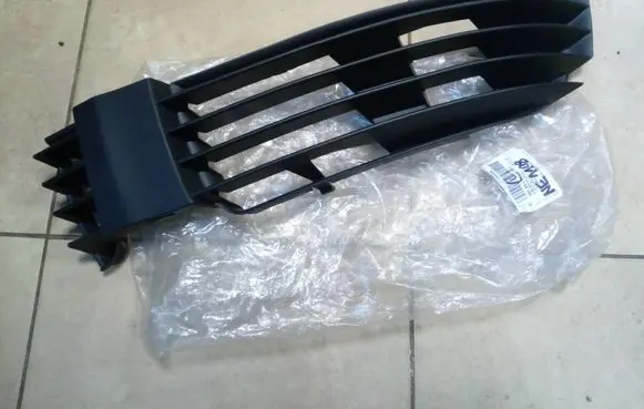 Volkswagen PASSAT B5.5 Front bumper lower grill 3B0853665H NE1108