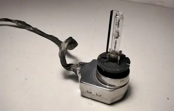 Mazda CX-7 Xenon bulb 