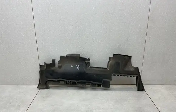 Audi Q3 8U Intercooler air guide/duct channel 8U0121283L