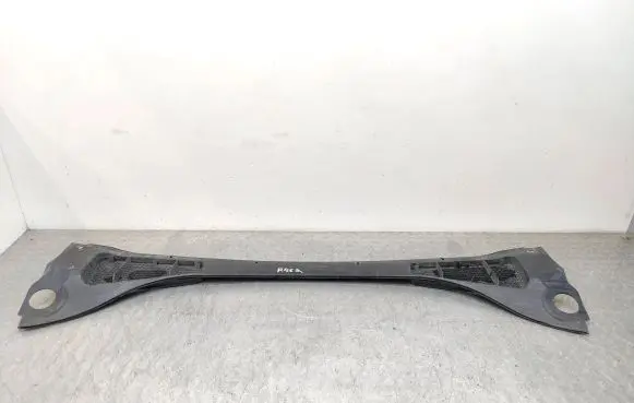 Ford Focus Wiper trim BM51A02216A D2L4A