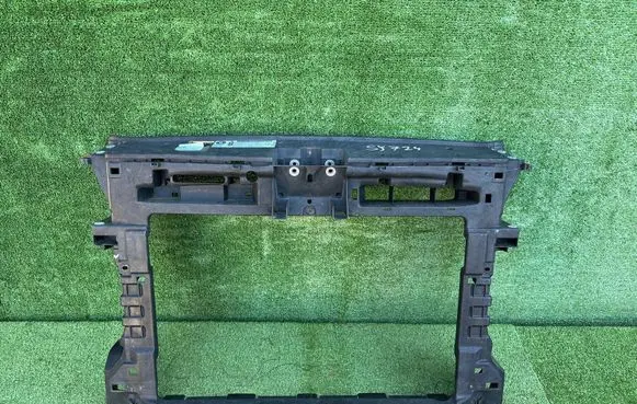 Volkswagen Touran II Radiator support slam panel 1T0805594P