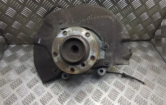BMW 5 E60 E61 Front wheel hub 6760953 6760953L