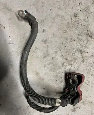 Nissan X-Trail T30 Positive cable (battery)