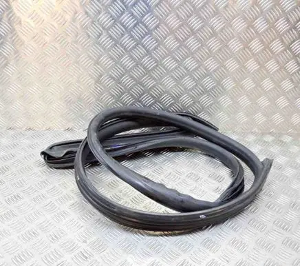 Maserati Quattroporte Rubber seal front coupe door 