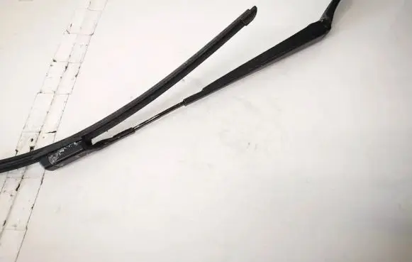 Volkswagen PASSAT B6 Front wiper blade arm 3c1955409c