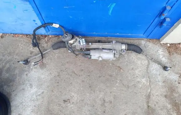 Opel Astra J Steering rack