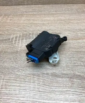 Volkswagen Golf Plus Air flap motor/actuator 0132801363 1168802872 WITHPLUG