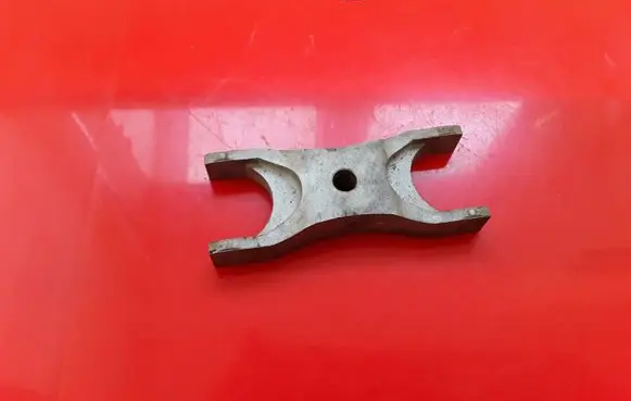 Skoda Superb B6 (3T) Fuel Injector clamp holder 03L216A