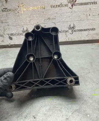 BMW 7 E65 E66 A/C compressor mount bracket 7792202 14011810