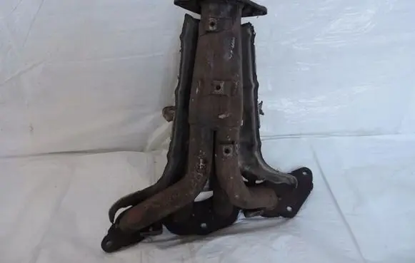 Mazda 6 Exhaust manifold 