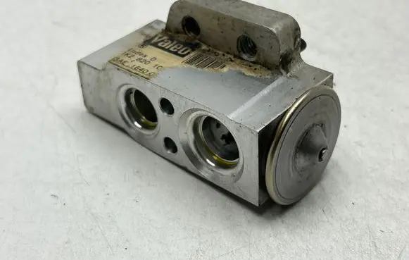 Air conditioning (A/C) expansion valve