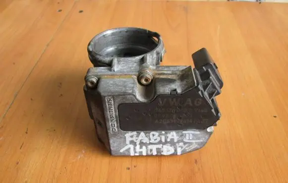 Skoda Fabia Mk2 (5J) Throttle valve 045128063G A2C53099814