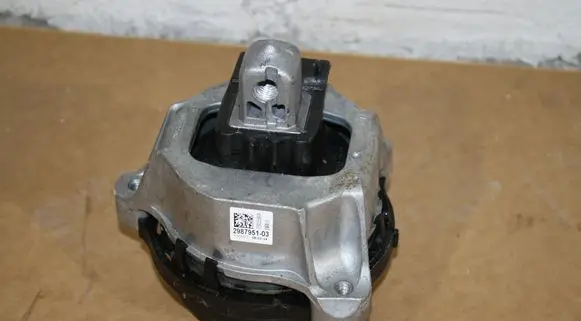 BMW X7 G07 Engine mount bracket 2987951