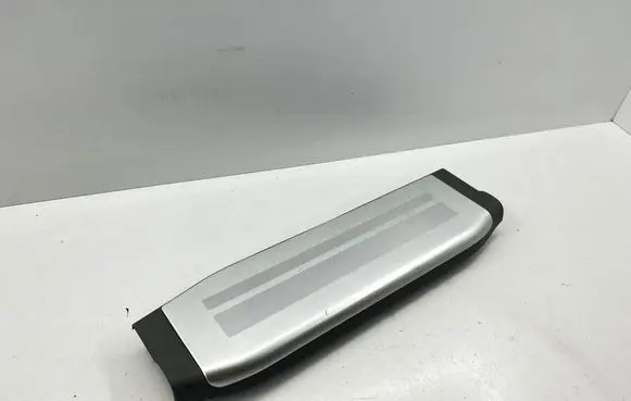 Toyota Hilux (AN10, AN20, AN30) Rear sill trim cover 679170K020