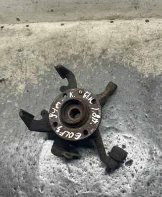 Volkswagen Golf III Front wheel hub