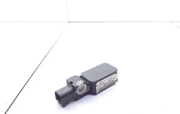 Ford Mondeo Mk III Airbag deployment crash/impact sensor 030114 1S7T14B342AD