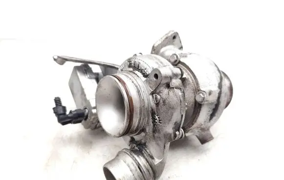 BMW 1 F20 F21 Turbo 8518204