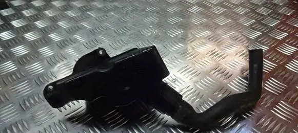 Skoda Octavia Mk1 (1U) Oil breather separator 036103464G