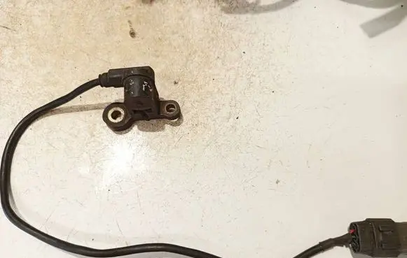 Mazda 626 Camshaft position sensor j5t151 fsu7
