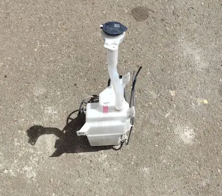 Lexus RX 450H Windshield washer fluid reservoir/tank 060356332