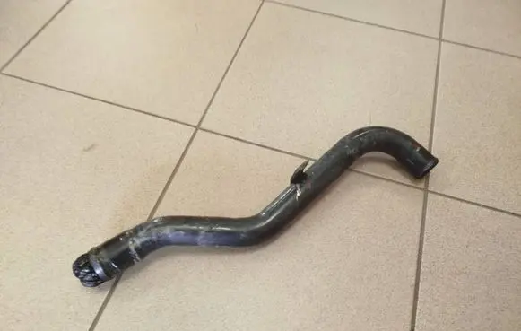 KIA Sorento Engine coolant pipe/hose 