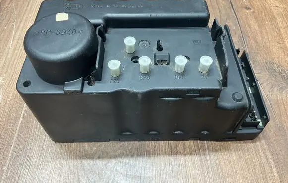 Mercedes-Benz S W140 Central locking vacuum pump 1408000648