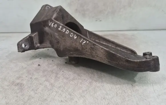 Volvo V60 Gearbox mounting bracket 31370633