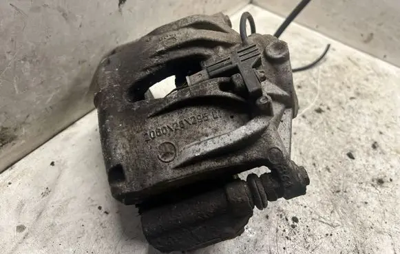 Mercedes-Benz E W211 Front brake caliper 206028295L